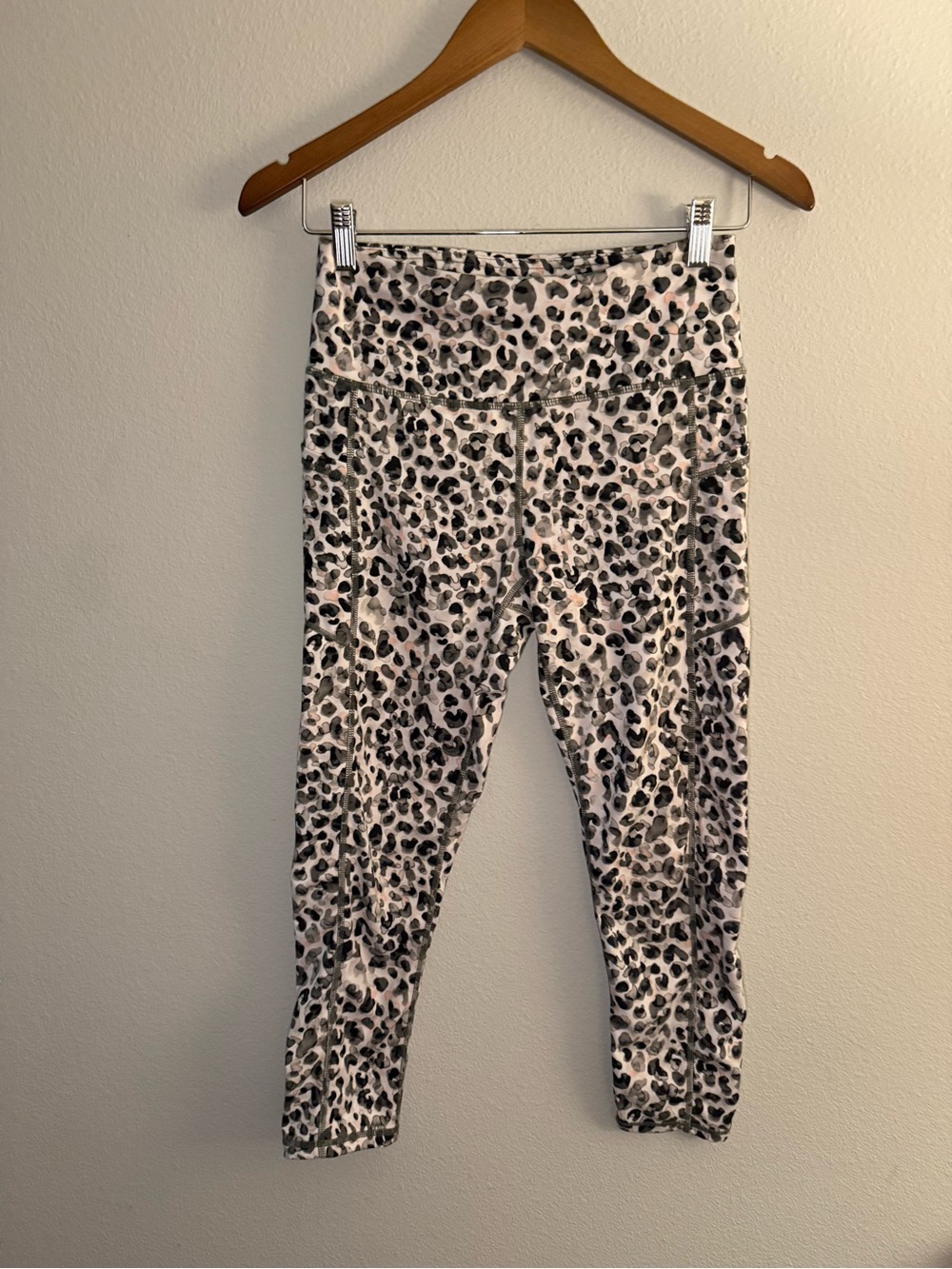 GAIAM Girls' Pink and Gray Leopard Print Leggings